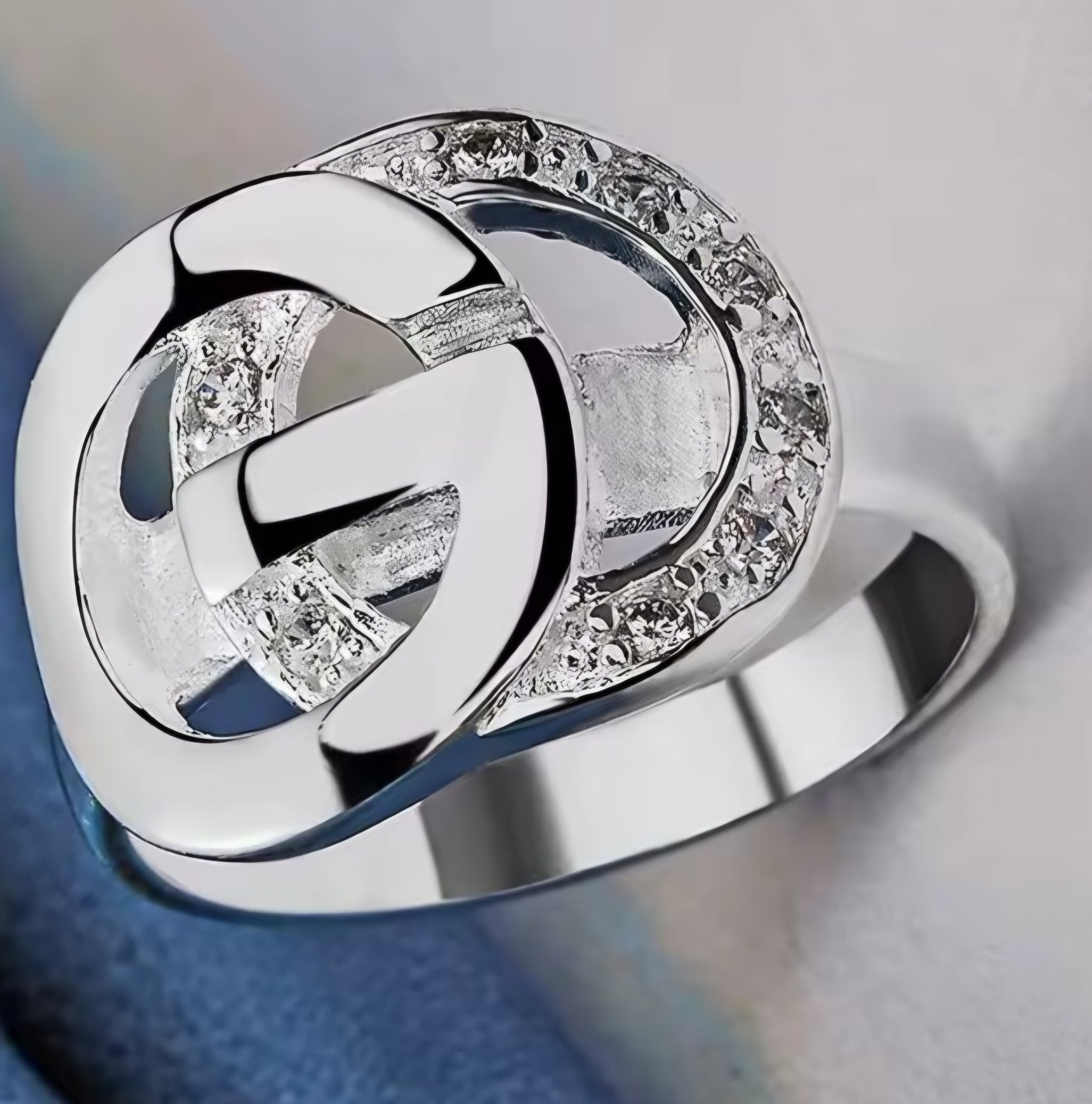 Sterling silver G ring size 7