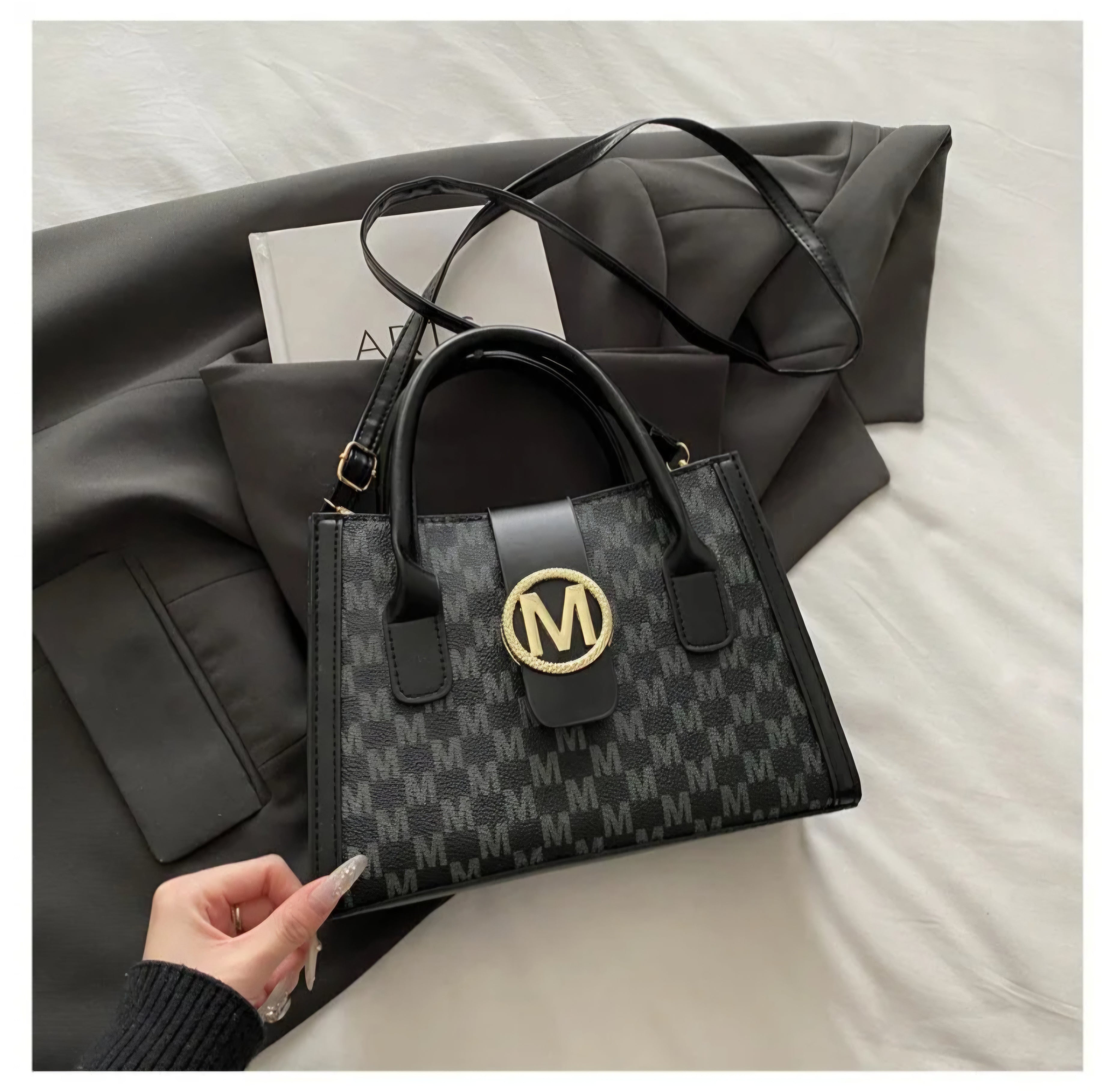 New black elegant light versatile crossbody purse